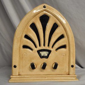 1977 Duncan Enterprises vintage Victrola radio ceramic planter (503w)